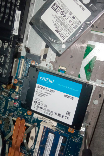 s.o.s. computer, Mantenimiento preventivo de computadores, Reparación de PC a domicilio, Servicio técnico de laptops, Arreglo de pantallas de laptops, Optimización de rendimiento de computadores, Recuperación de datos en discos duros, Eliminación de virus y malware, Limpieza interna de computadores